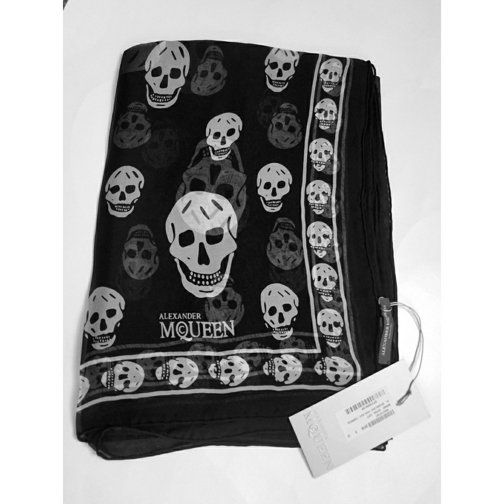 Authentic Alexander mcqueen skull scarf